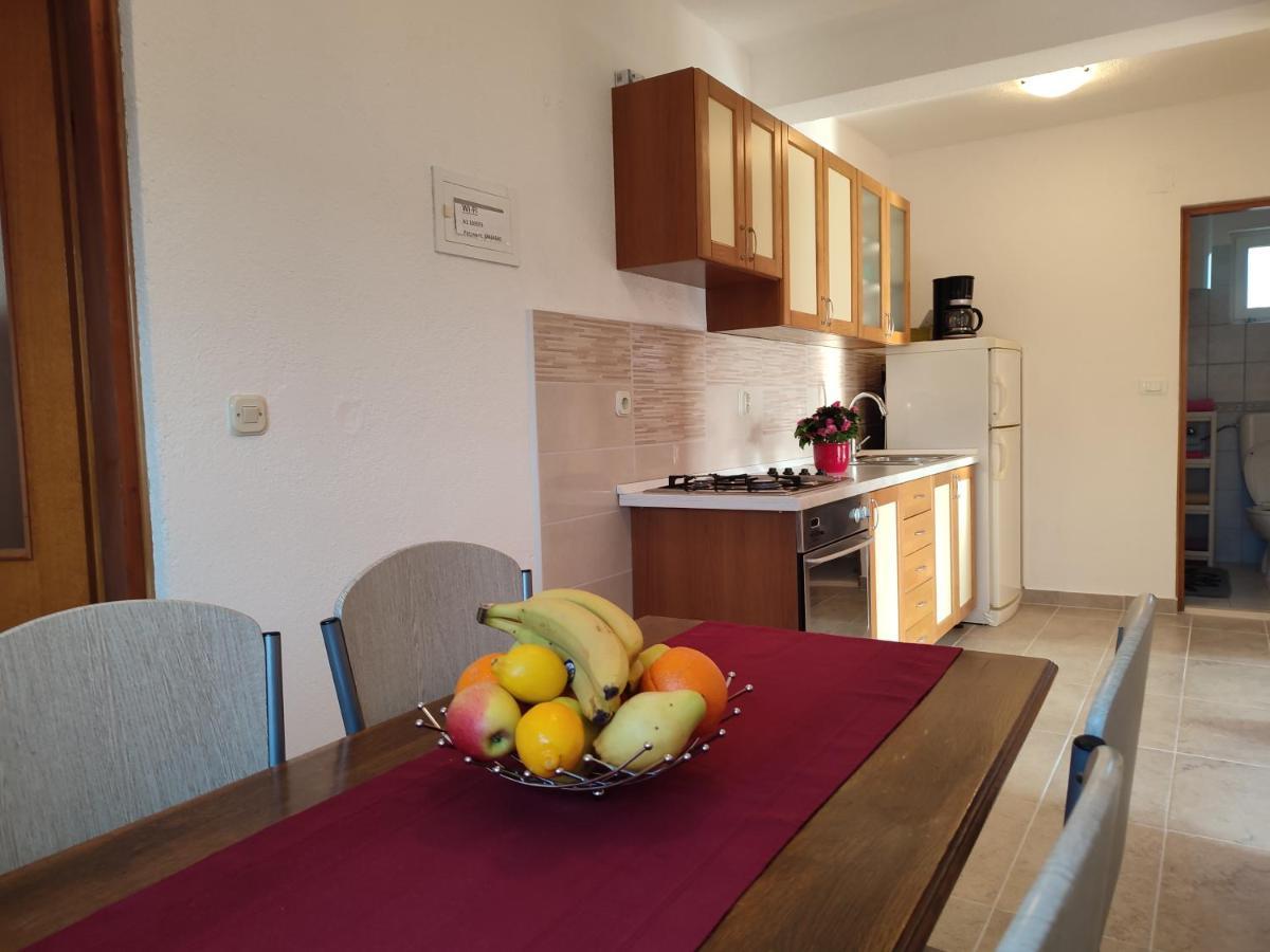 Nives Apartmani Pakostane Ngoại thất bức ảnh