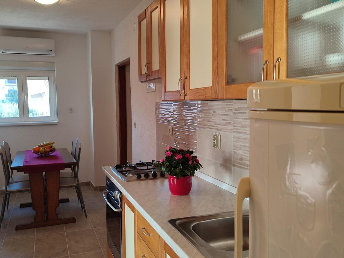 Nives Apartmani Pakostane Ngoại thất bức ảnh
